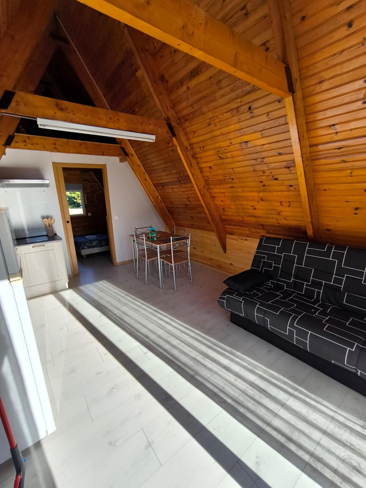Petit Chalet Avec Terrasse Oust Room photo